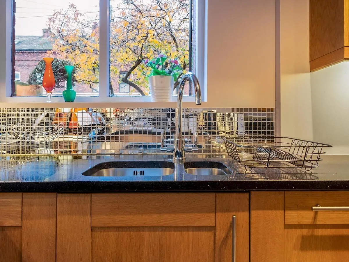 Pass The Keys Colourful, Quirky Artist-Owned 3 Bed Next To Cafes Villa Belfast United Kingdom