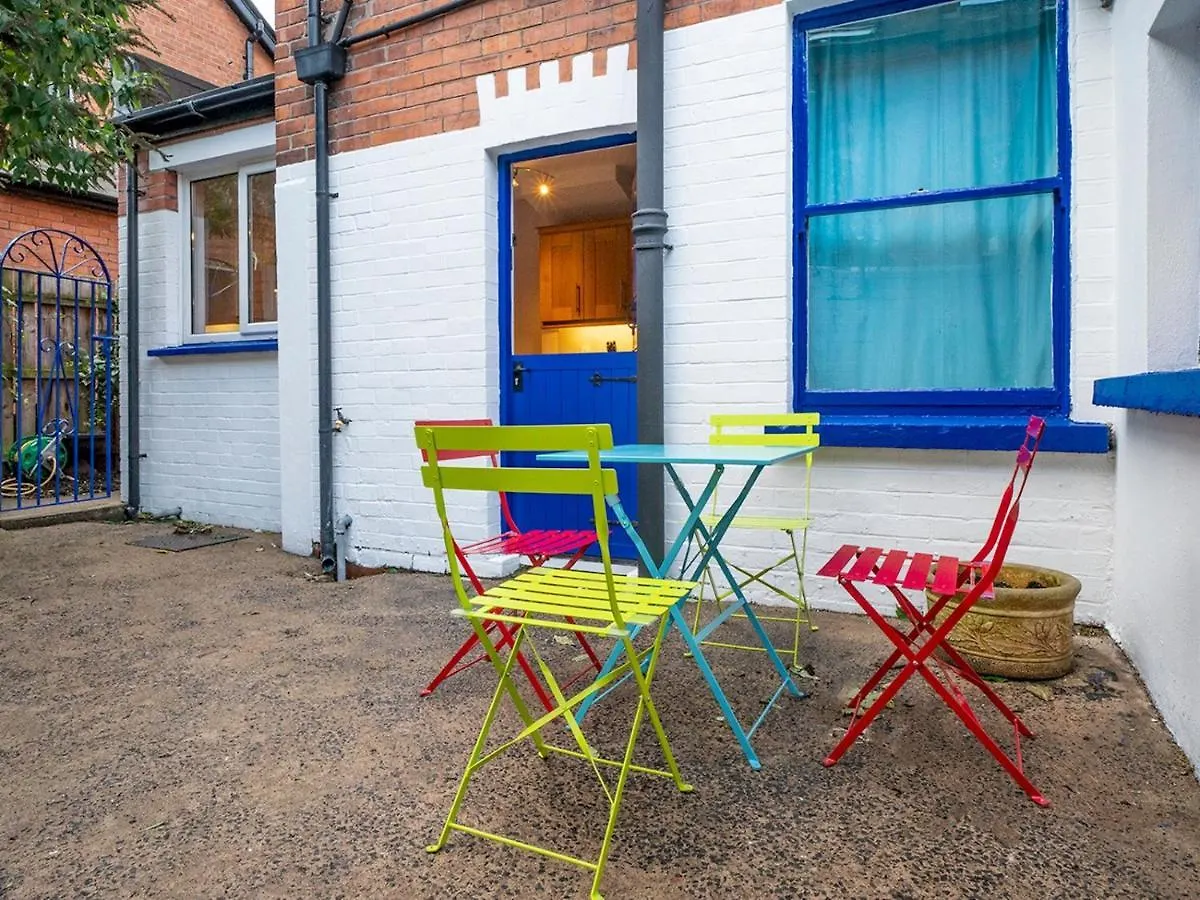 Hébergement de vacances Villa Pass The Keys Colourful, Quirky Artist-Owned 3 Bed Next To Cafes à Belfast