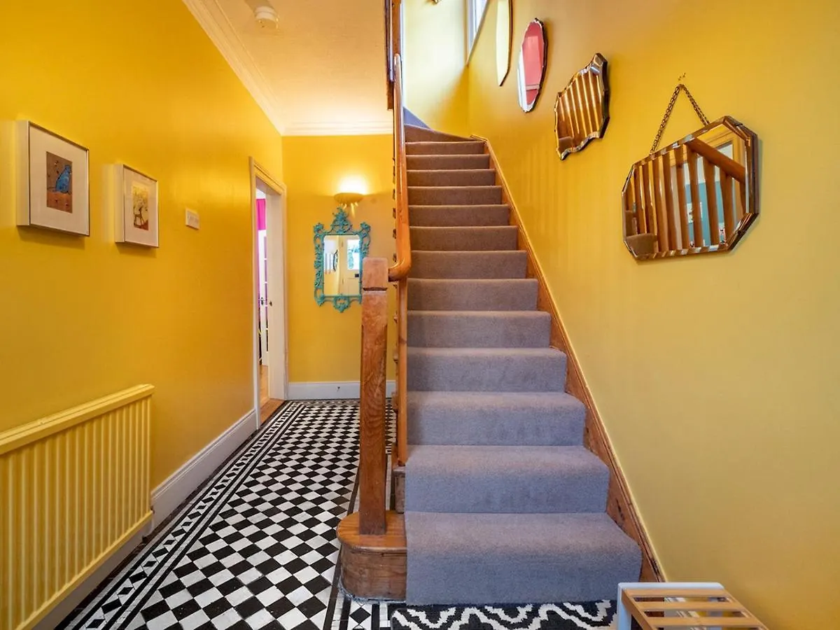 Pass The Keys Colourful, Quirky Artist-Owned 3 Bed Next To Cafes Villa Belfast United Kingdom