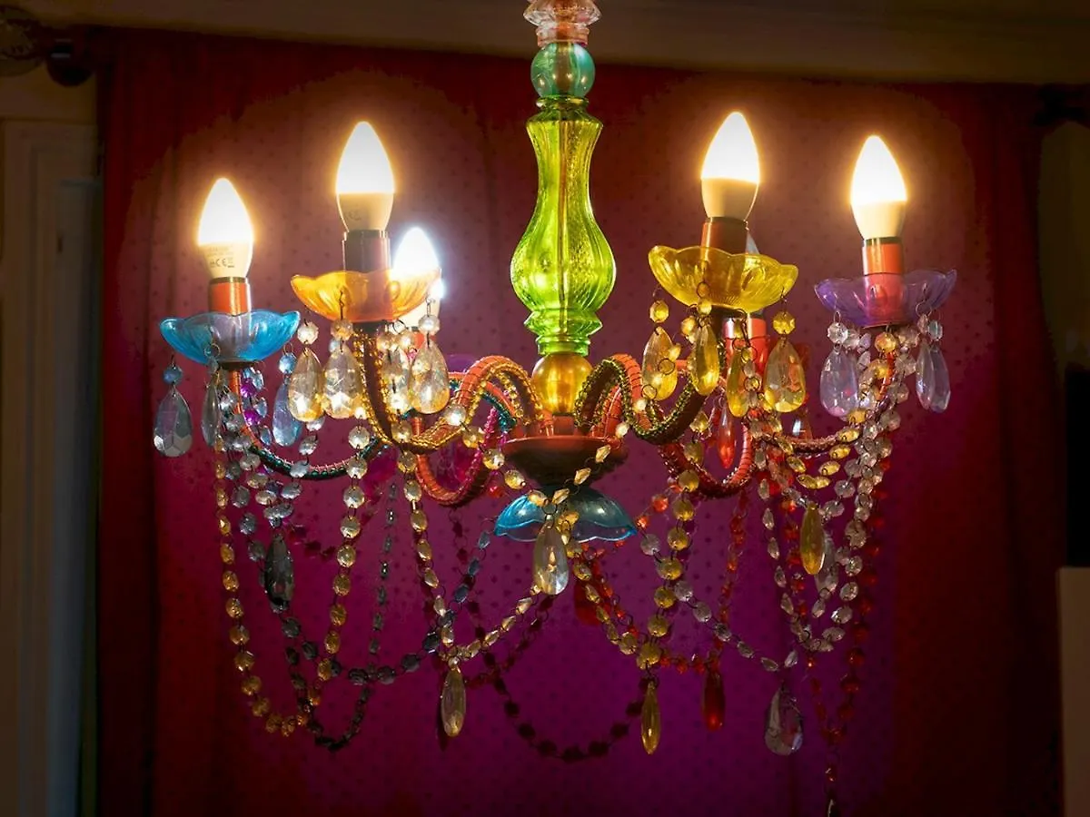 Pass The Keys Colourful, Quirky Artist-Owned 3 Bed Next To Cafes Villa Belfast 0*,  United Kingdom