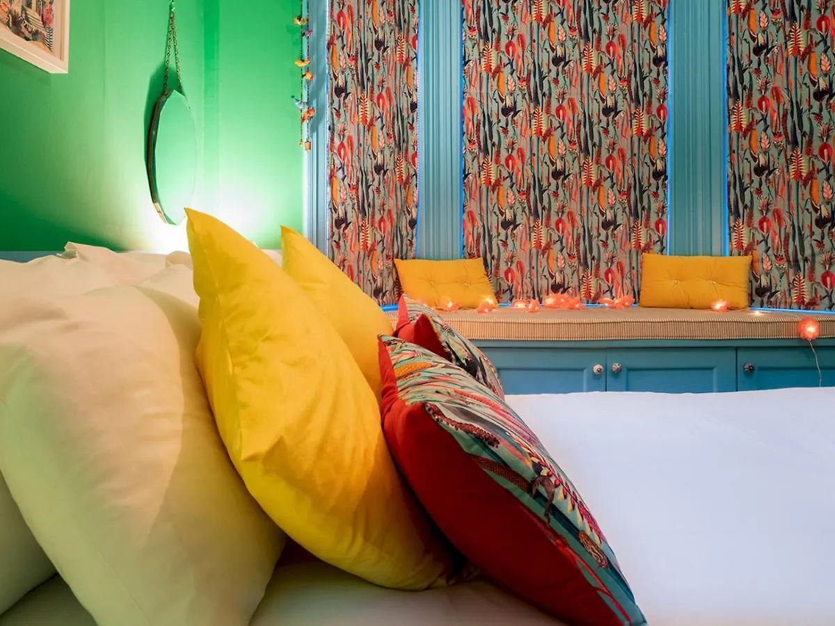Pass The Keys Colourful, Quirky Artist-Owned 3 Bed Next To Cafes Villa Belfast 0*,
